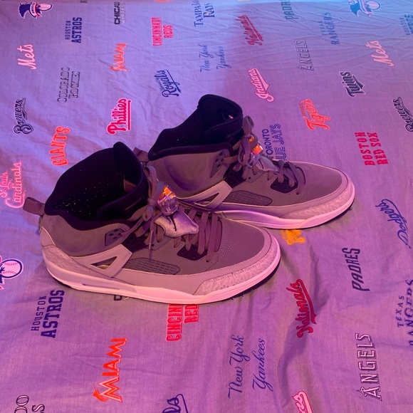 jordan spizike grey orange